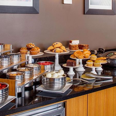 Doubletree Suites By Hilton Minneapolis Downtown Bagian luar foto