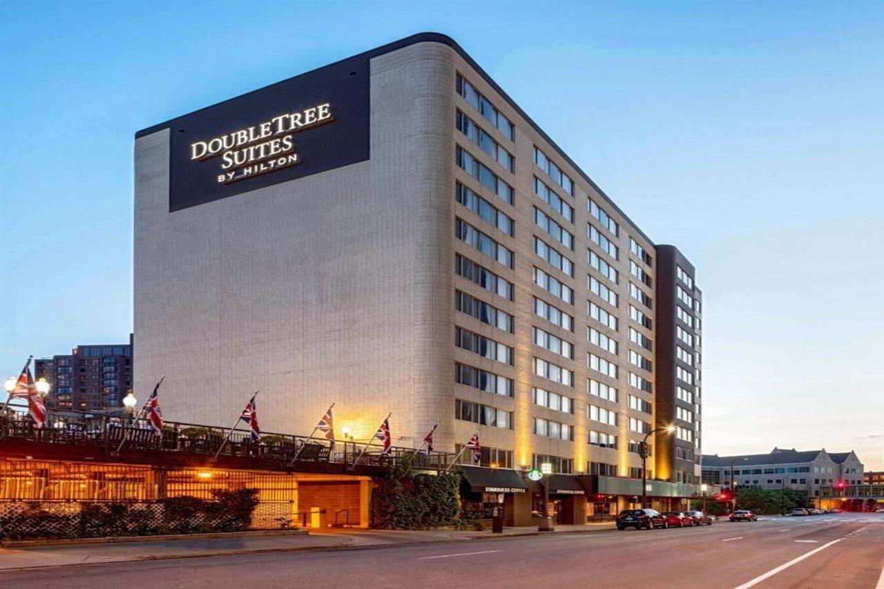 Doubletree Suites By Hilton Minneapolis Downtown Bagian luar foto