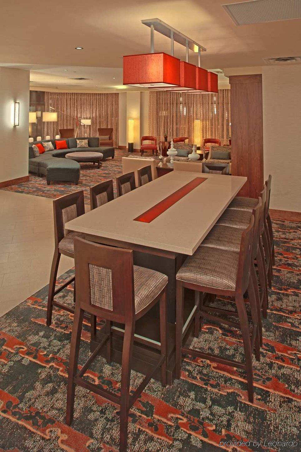 Doubletree Suites By Hilton Minneapolis Downtown Bagian luar foto