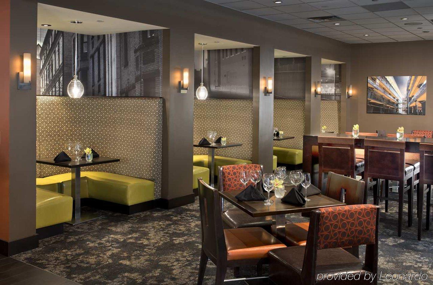 Doubletree Suites By Hilton Minneapolis Downtown Bagian luar foto
