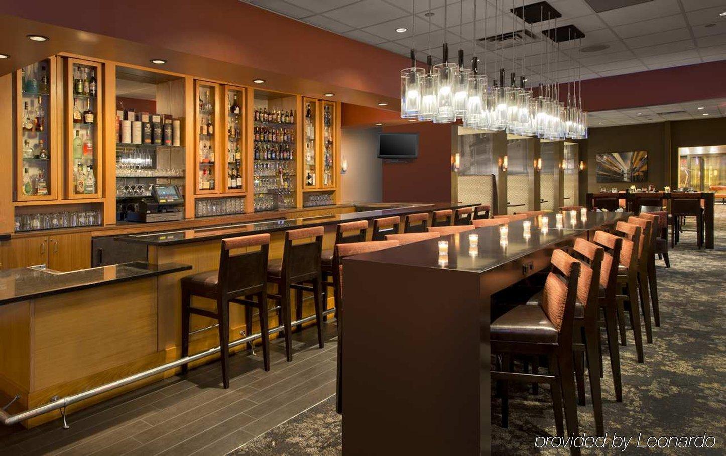 Doubletree Suites By Hilton Minneapolis Downtown Bagian luar foto