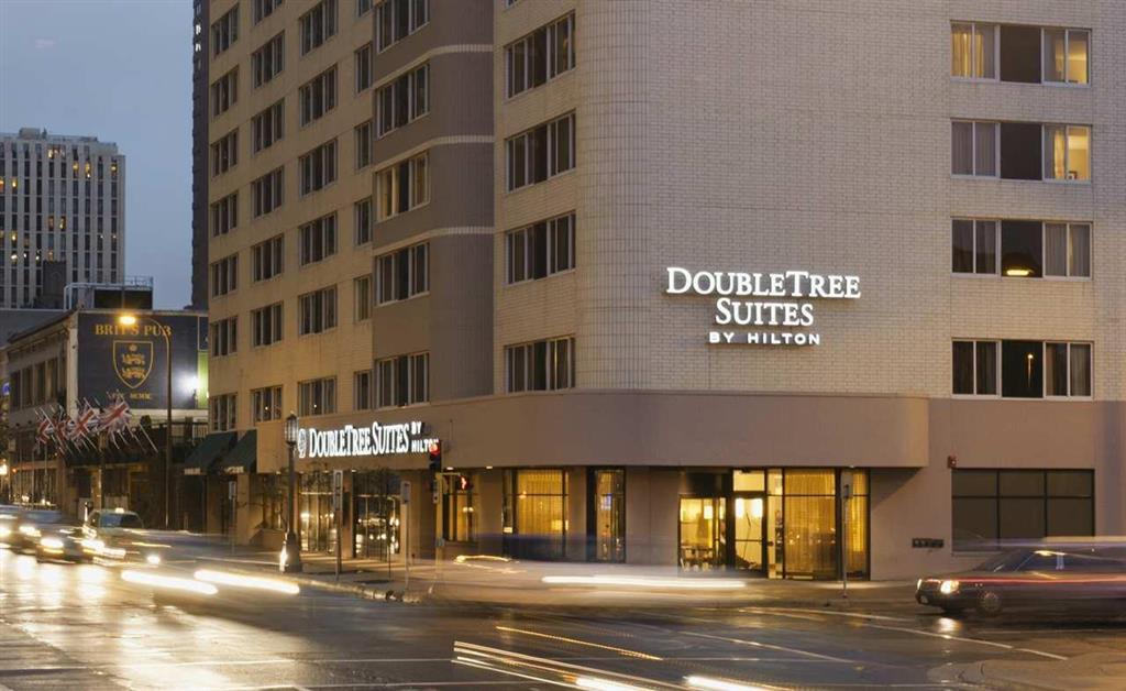 Doubletree Suites By Hilton Minneapolis Downtown Bagian luar foto