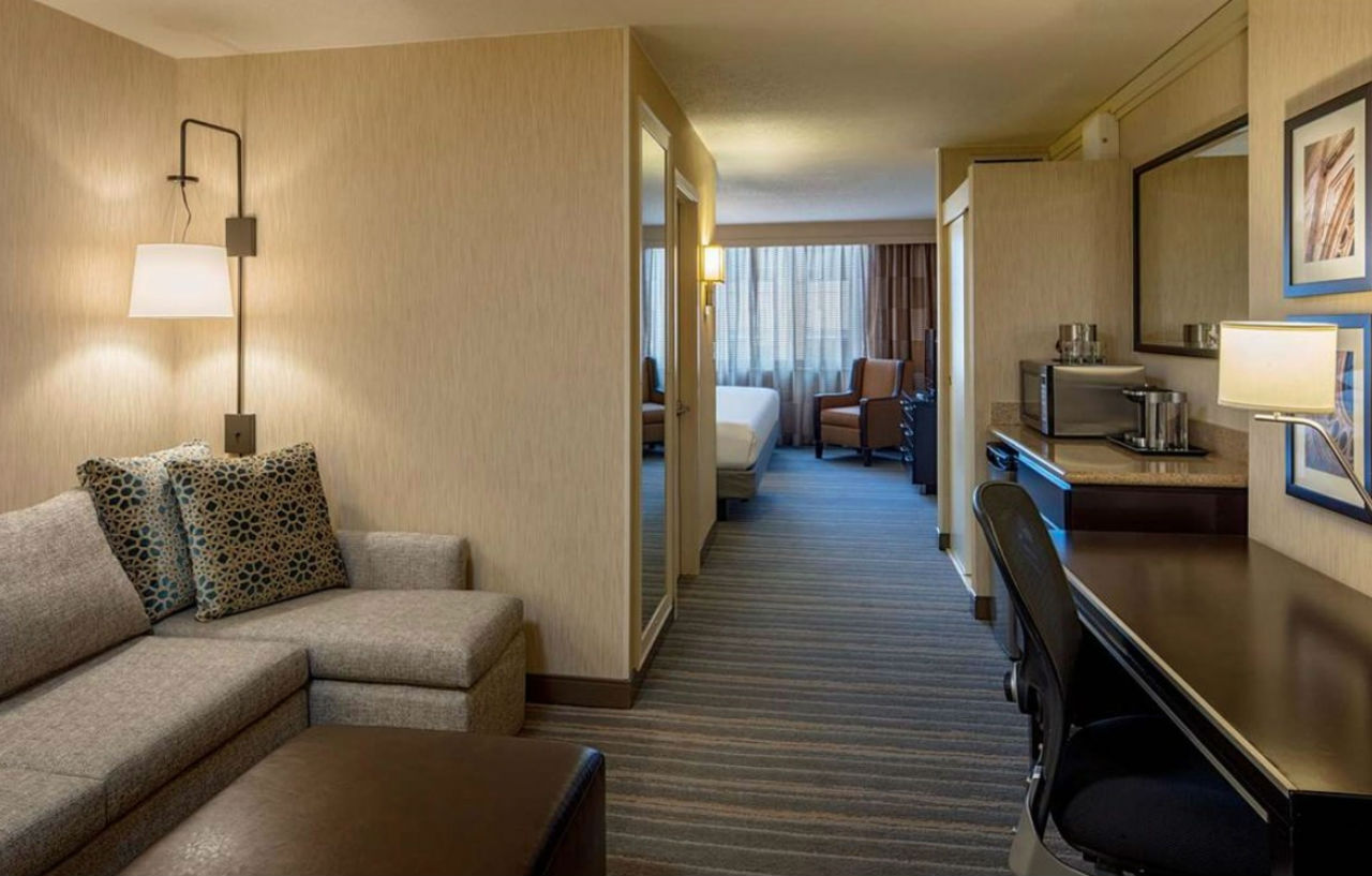 Doubletree Suites By Hilton Minneapolis Downtown Bagian luar foto